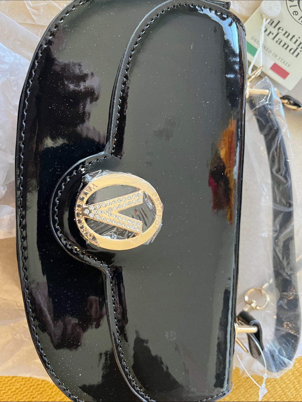 Black patent leather pocketbook. Small.